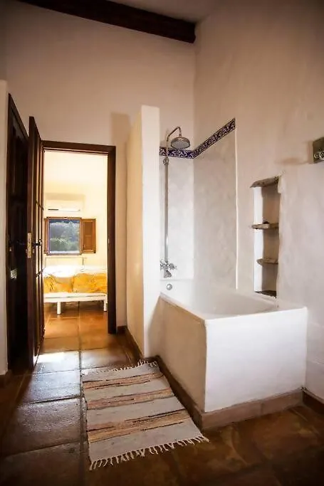 Country house Cortijo Grazalema Piscina 5 Hbts Con Bano Ac Guest House